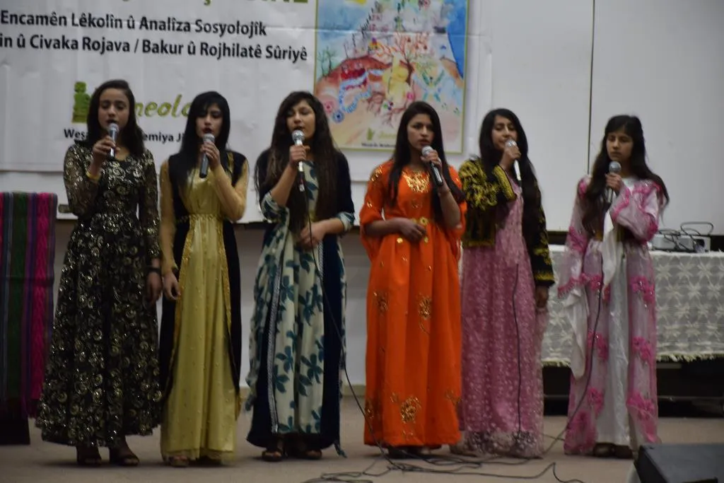 Pirtûka "Bingehê dîrokî û siberoja şoreşa jinê" li Kobanê hate nasandin