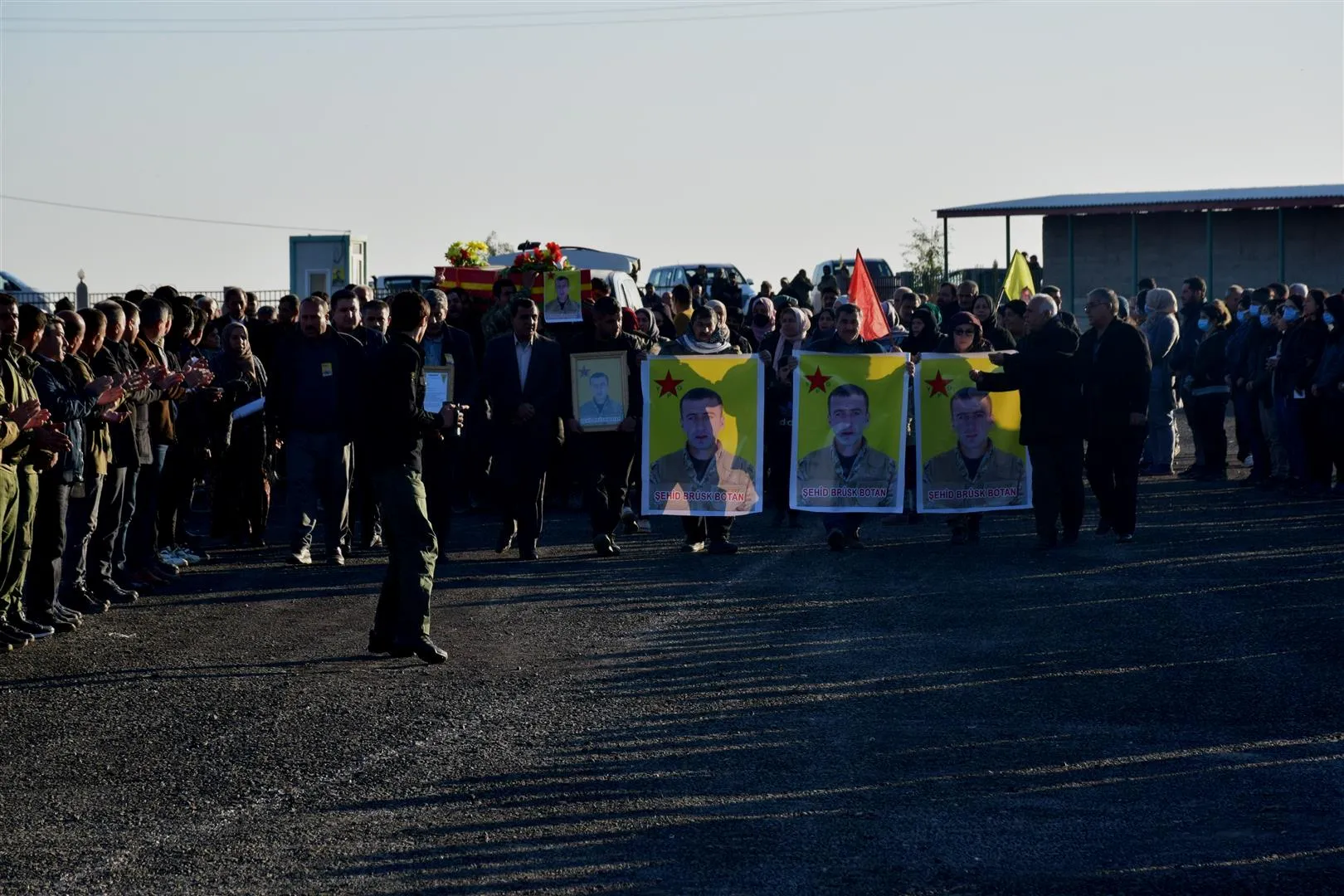 Cenazeyê şehîd Birûsk Botan li Dêrikê hate veşartin