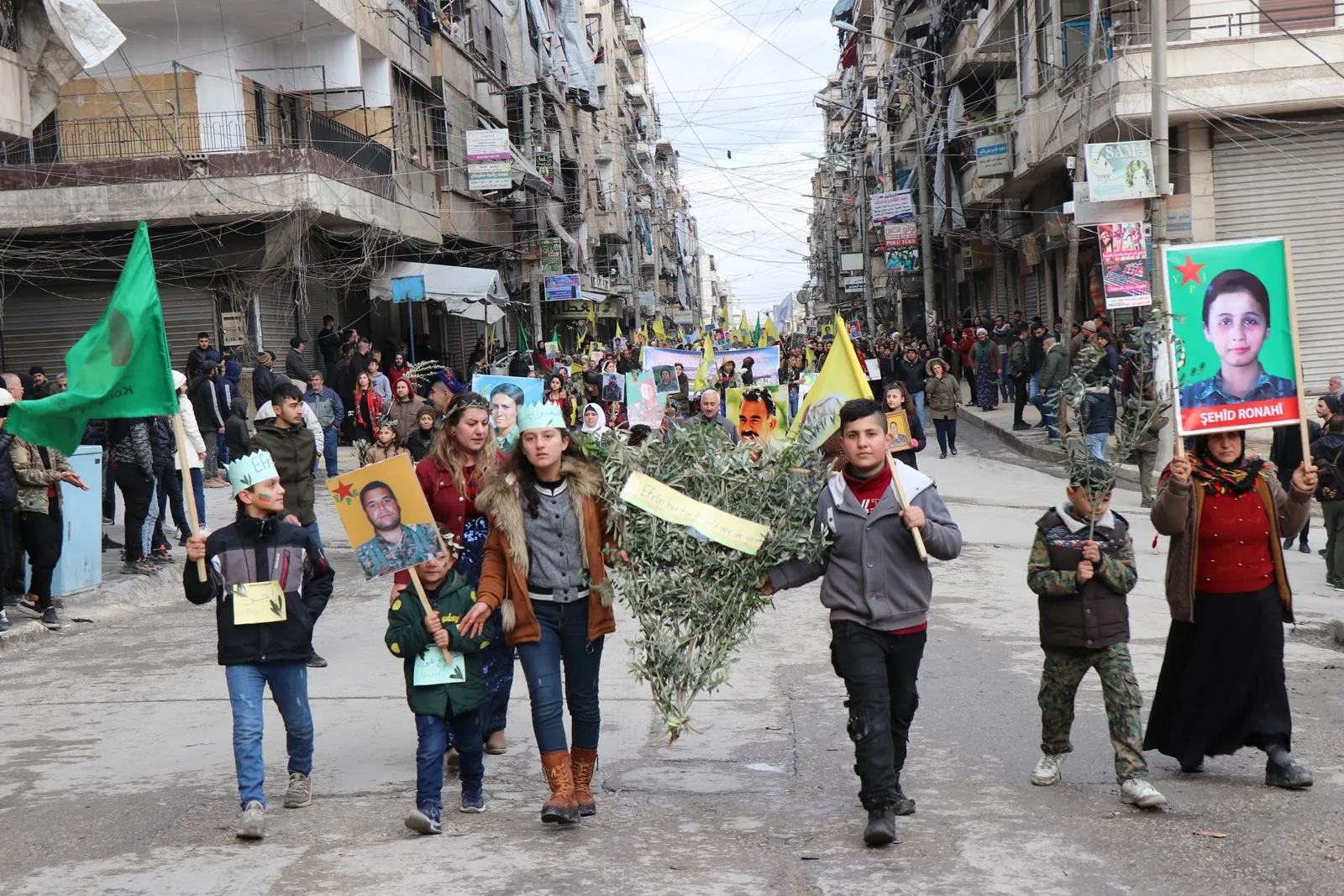 Li Helebê meşa girseyî ya "Bi hev re ji bo rizgarkirina Efrînê''
