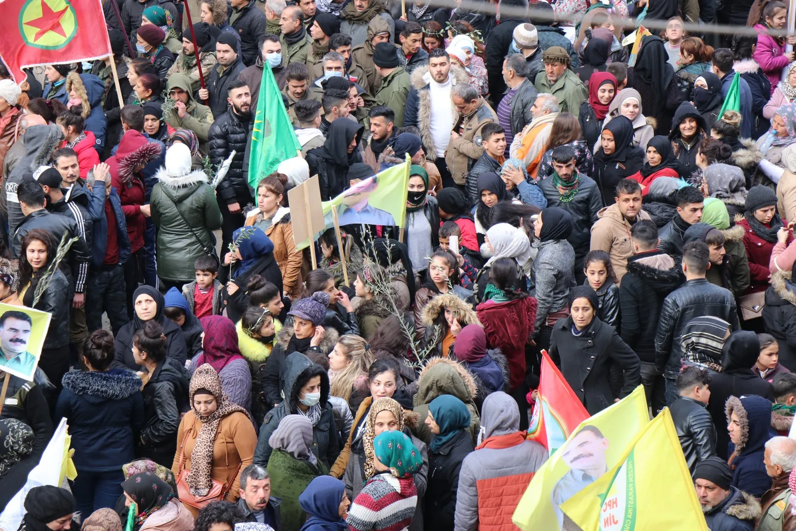 Li Helebê meşa girseyî ya "Bi hev re ji bo rizgarkirina Efrînê''