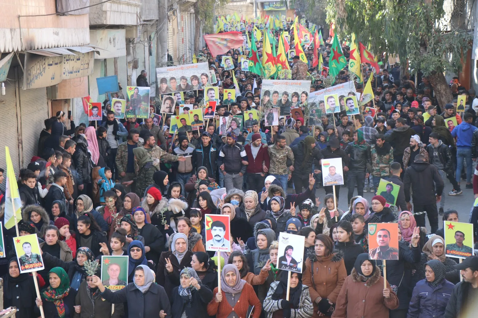 Li Helebê meşa girseyî ya "Bi hev re ji bo rizgarkirina Efrînê''