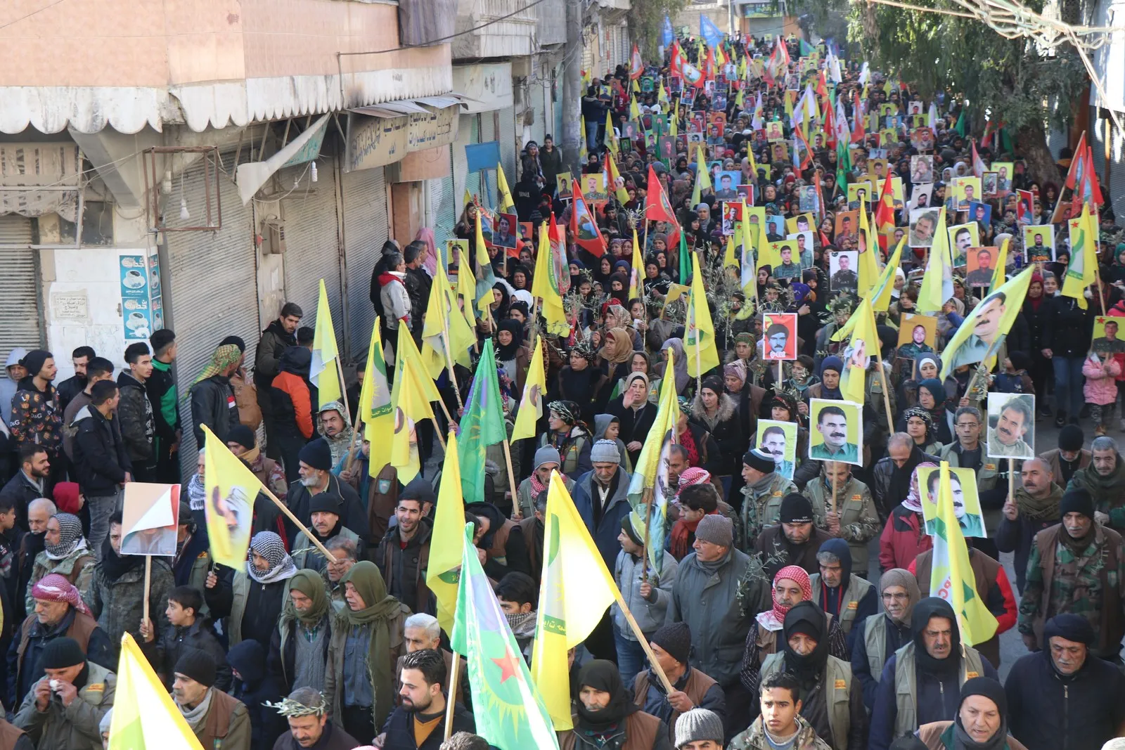Li Helebê meşa girseyî ya "Bi hev re ji bo rizgarkirina Efrînê''