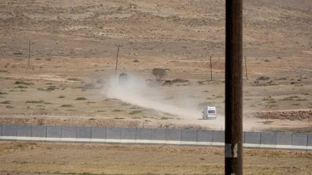 Leşkerên Tirk li ser sînorê Kobanê welatiyek qetil kir