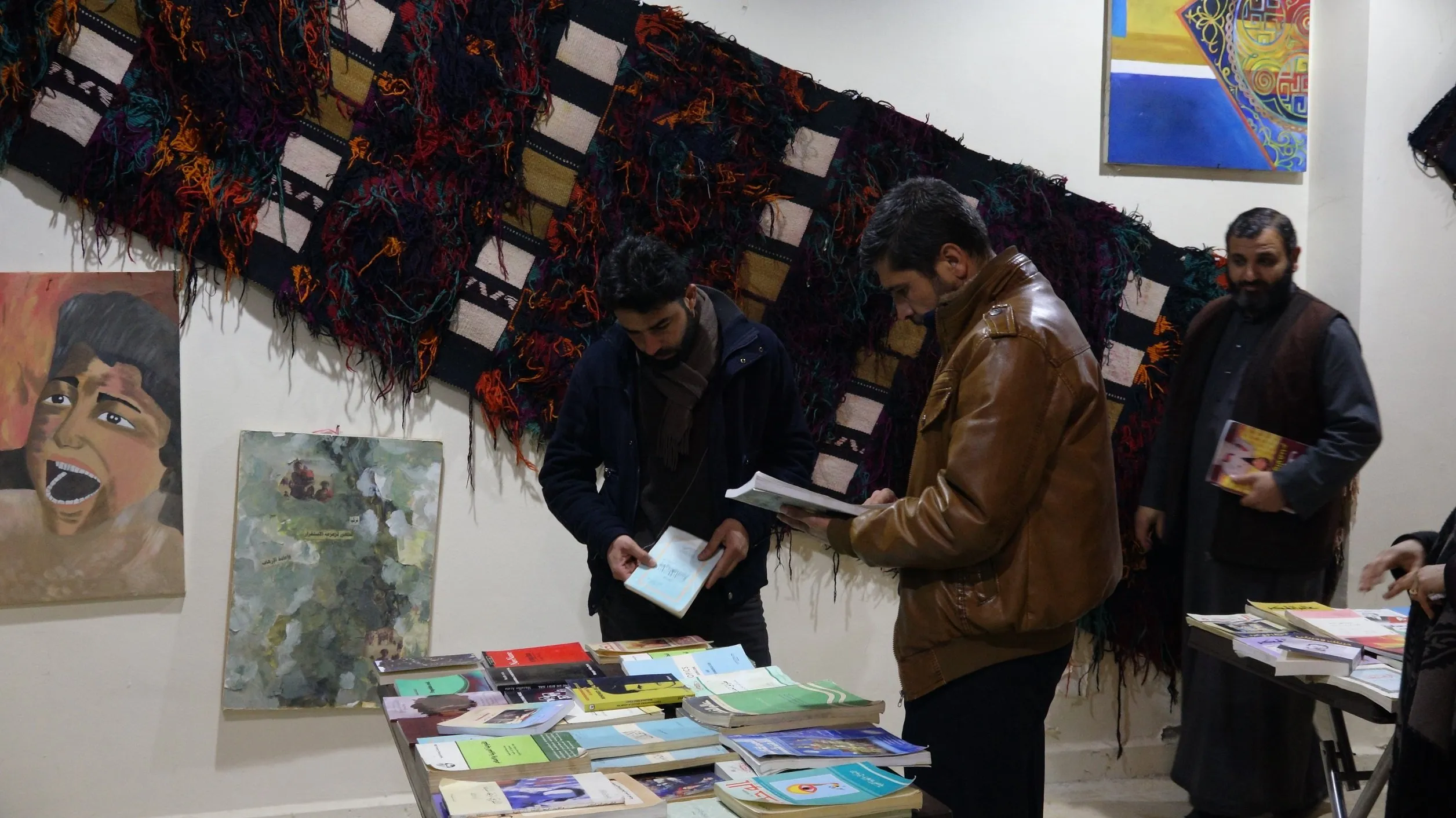 Yekitiya Rewşenbîran a Tebqayê pêşangeha pirtûkan vekir