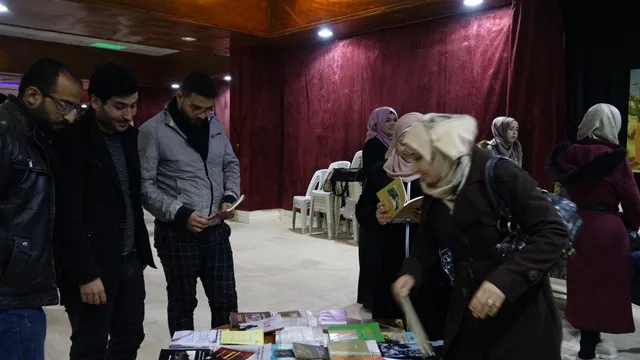 Yekitiya Rewşenbîran a Tebqayê pêşangeha pirtûkan vekir