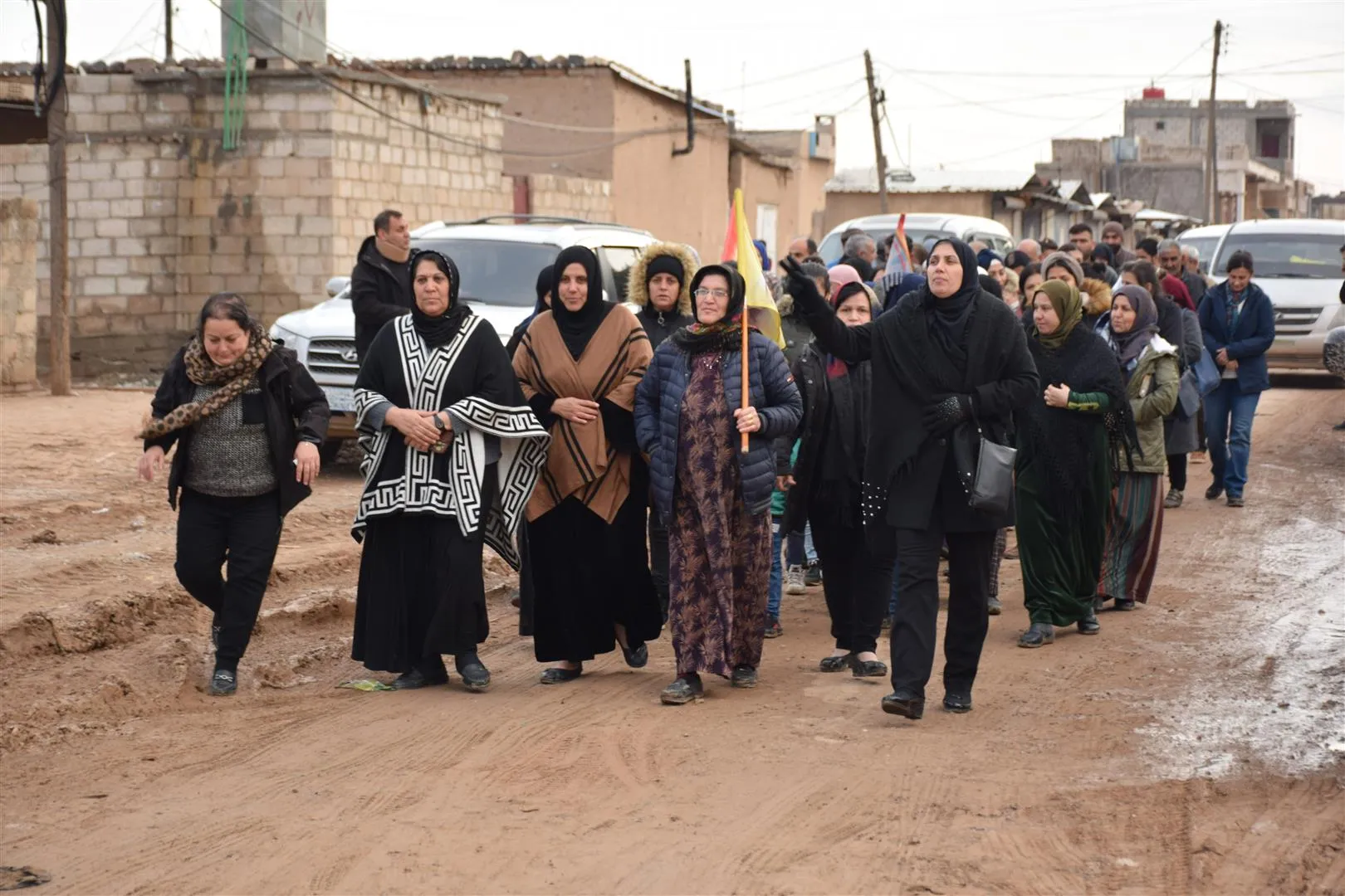 Şêniyên Girkê Legê sersaxî ji malbatên şehîd Mistefa Felac û Ehmed Xelef re xwest