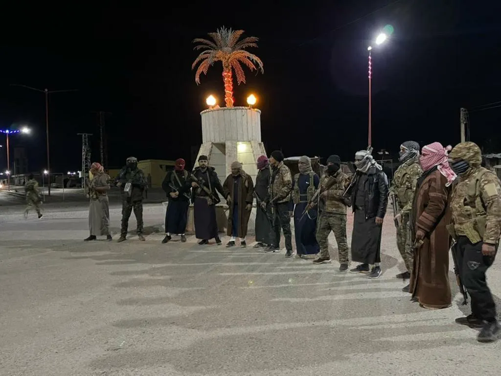 Şêniyên gundewarê Dêrazorê taxên xwe diparêzin