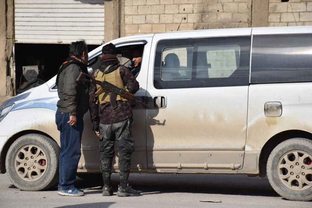 Şêniyên Hesekê bi hevkariya Hêzên Ewlekariya Hundirîn taxên xwe diparêzin