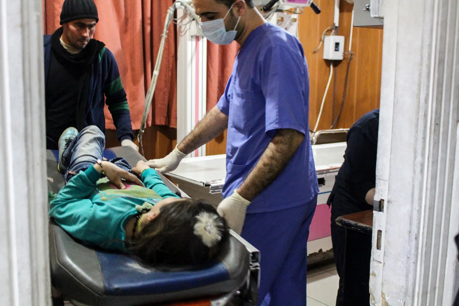 Bijîşkên Berxwedana Serdemê di nava hovîtiya dijmin û rizgarkirina birîndaran de têdikoşiyan