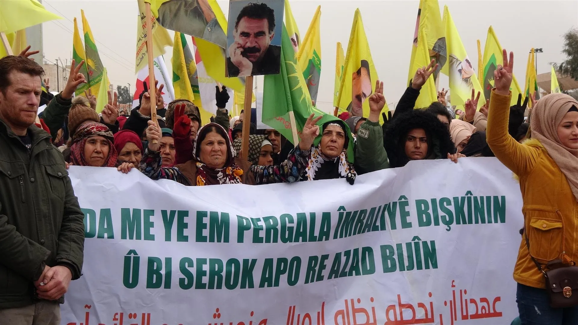 Şêniyên Minbic û Tebqayê: Em bi fikrên rêbertî dijîn