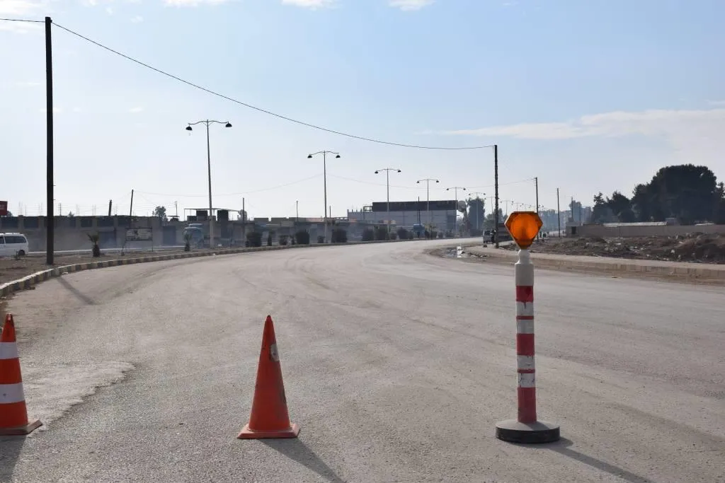 Li seranserê Bakur û Rojhilatê Sûriyê dikan hatin girtin