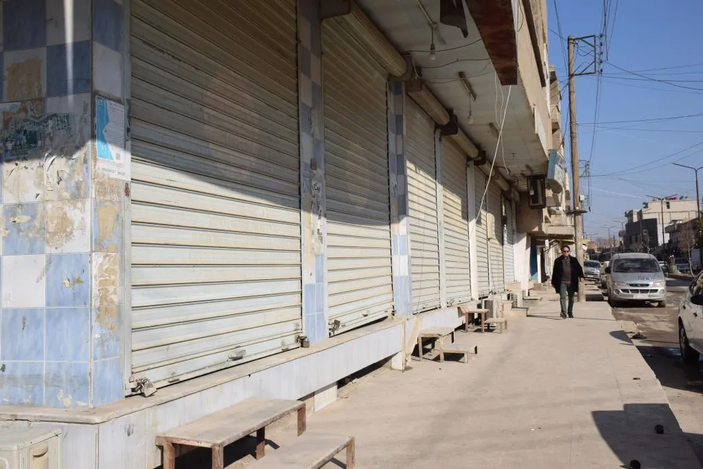 Li seranserê Bakur û Rojhilatê Sûriyê dikan hatin girtin