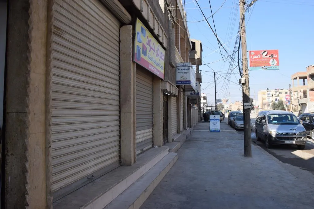 Li seranserê Bakur û Rojhilatê Sûriyê dikan hatin girtin