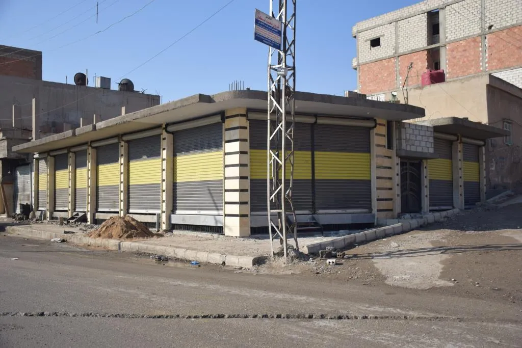 Li seranserê Bakur û Rojhilatê Sûriyê dikan hatin girtin