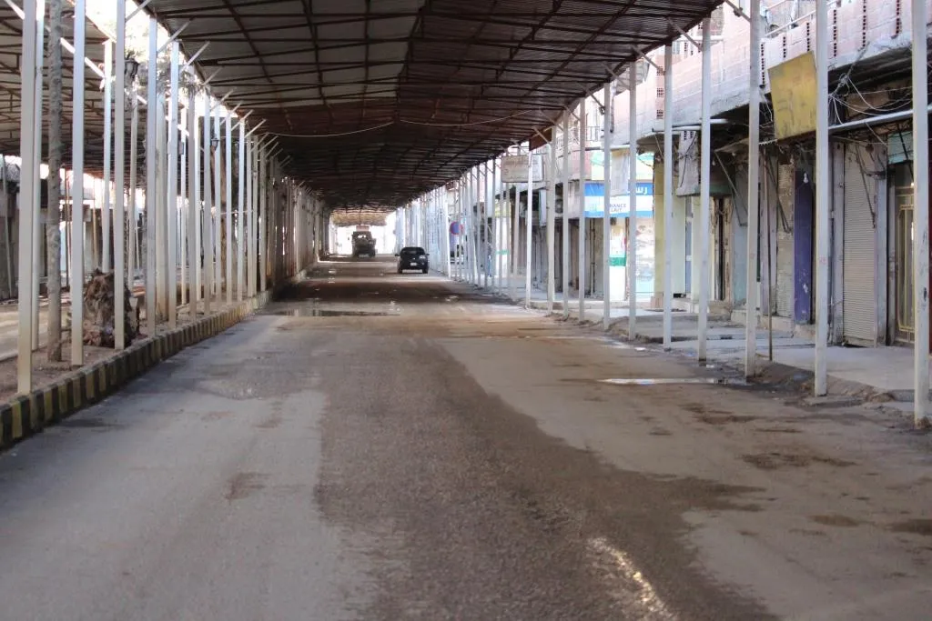 Li seranserê Bakur û Rojhilatê Sûriyê dikan hatin girtin