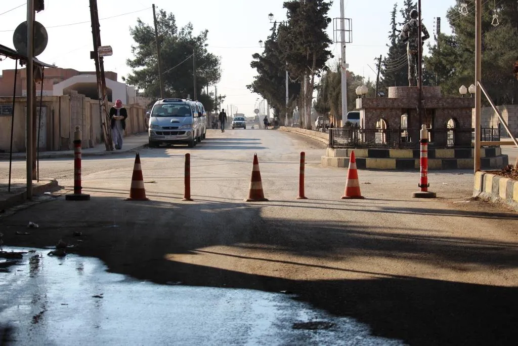 Li seranserê Bakur û Rojhilatê Sûriyê dikan hatin girtin