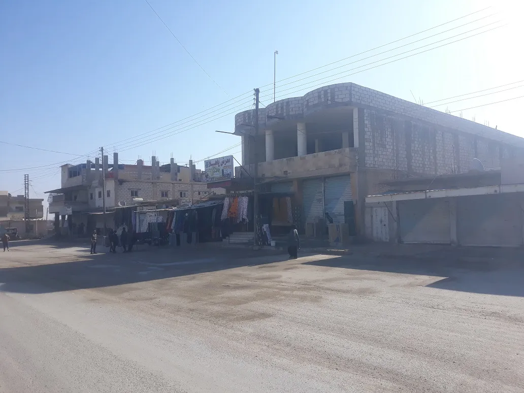Li seranserê Bakur û Rojhilatê Sûriyê dikan hatin girtin