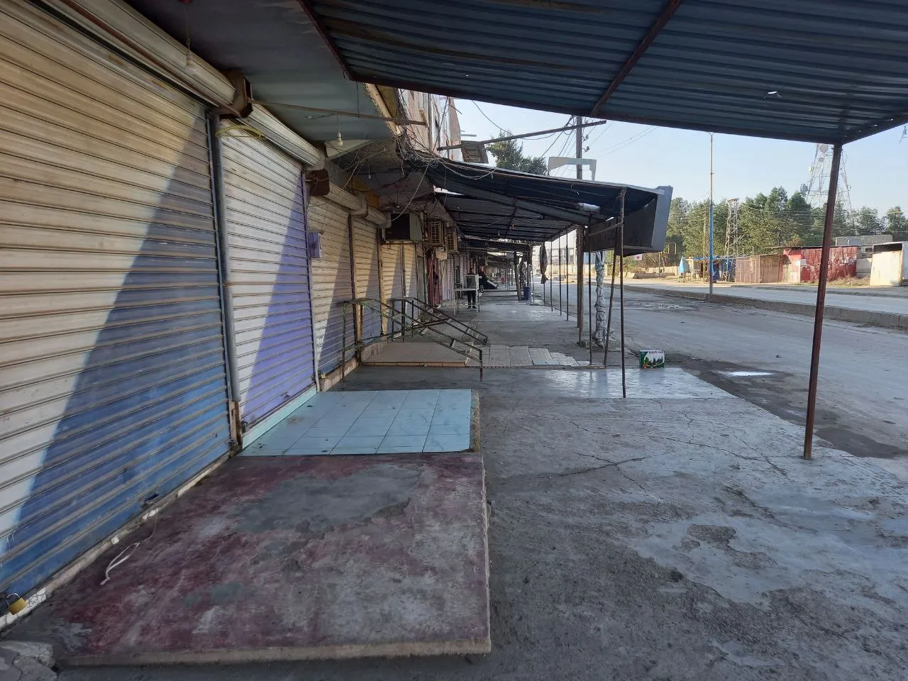 Li seranserê Bakur û Rojhilatê Sûriyê dikan hatin girtin