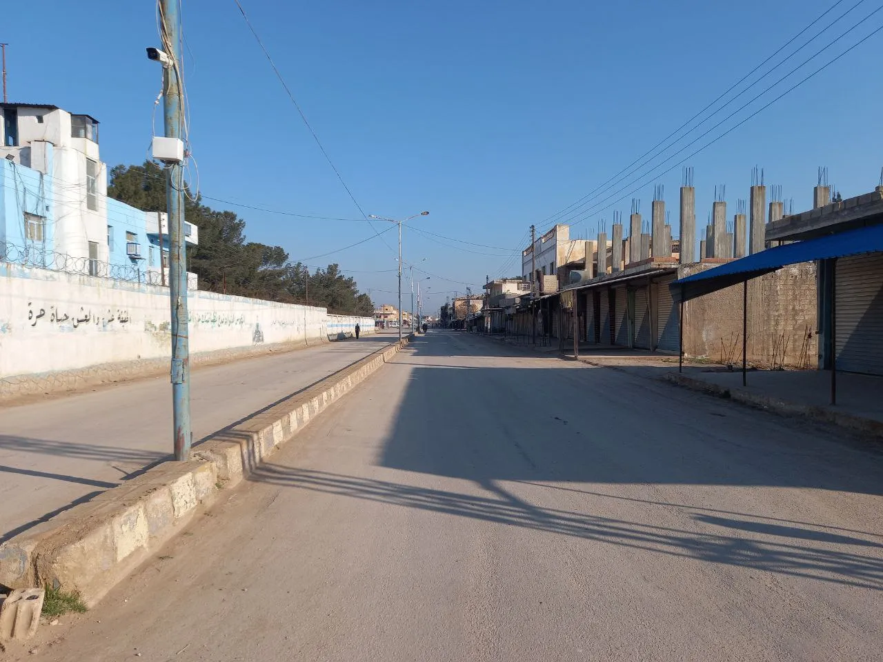 Li seranserê Bakur û Rojhilatê Sûriyê dikan hatin girtin