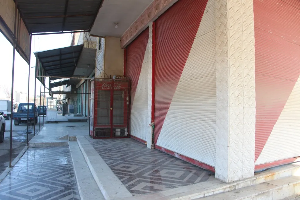 Li seranserê Bakur û Rojhilatê Sûriyê dikan hatin girtin