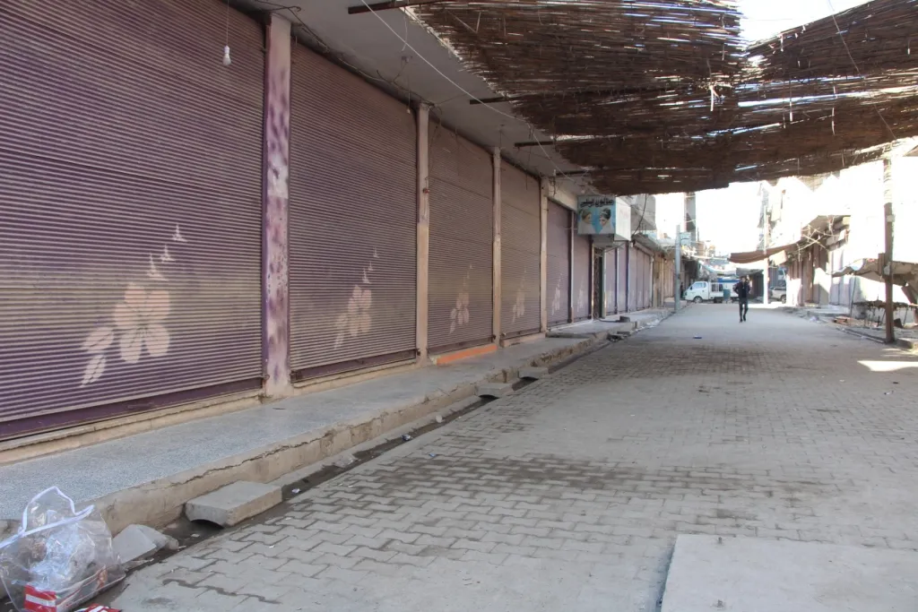 Li seranserê Bakur û Rojhilatê Sûriyê dikan hatin girtin