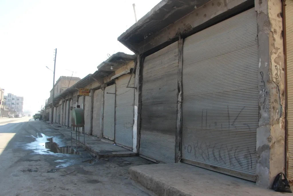 Li seranserê Bakur û Rojhilatê Sûriyê dikan hatin girtin