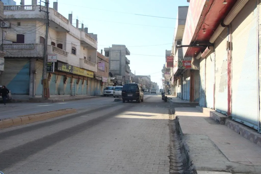 Li seranserê Bakur û Rojhilatê Sûriyê dikan hatin girtin