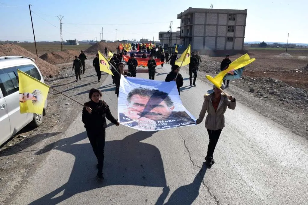 ​​​​​​​Meşa ciwanan di roja dawîn de li Kobanê berdewam dike