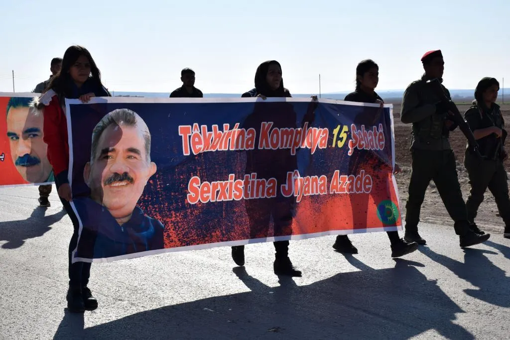 ​​​​​​​Meşa ciwanan di roja dawîn de li Kobanê berdewam dike