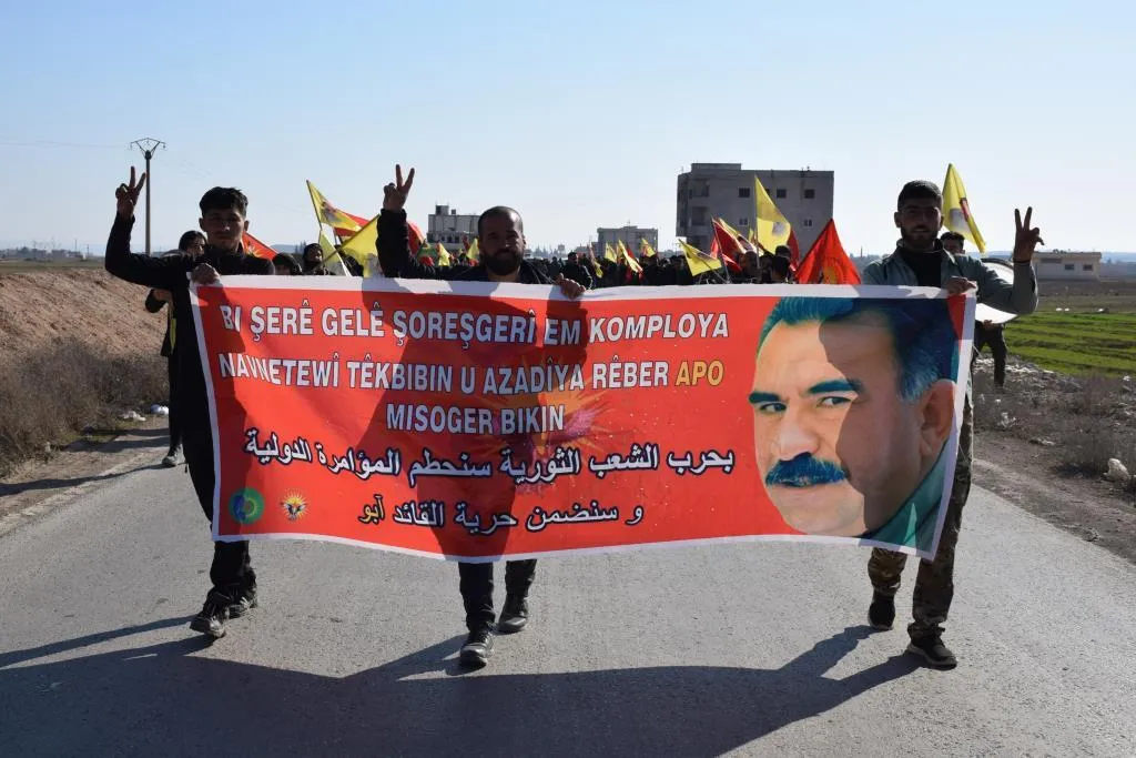 ​​​​​​​Meşa ciwanan di roja dawîn de li Kobanê berdewam dike