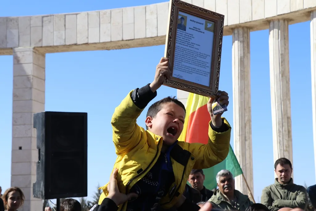 Şêniyên Amûdê şehîd Hogir oxir kir