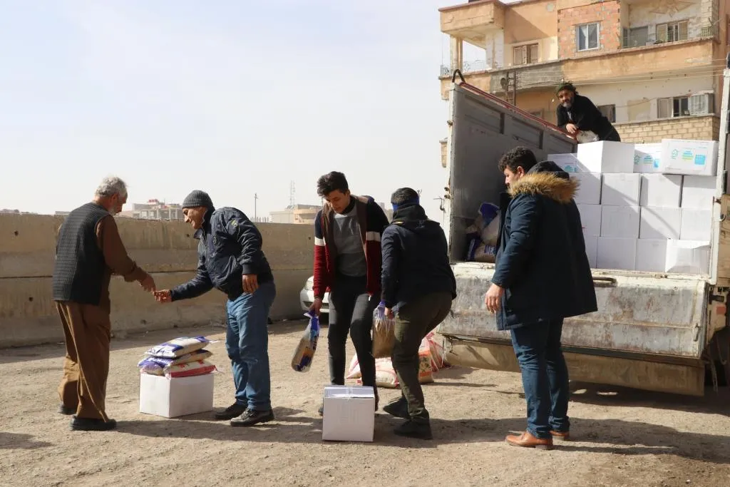 ​​​​​​​Rêveberiya Xweser alîkariyên mirovî li şêniyên taxên Xiwêran û Zihûr belav kir