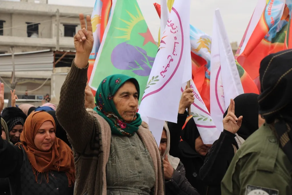 ​​​​​​​Li Minbic, Kobanê û Şehbayê çalakiyên şermezarkirina komployê