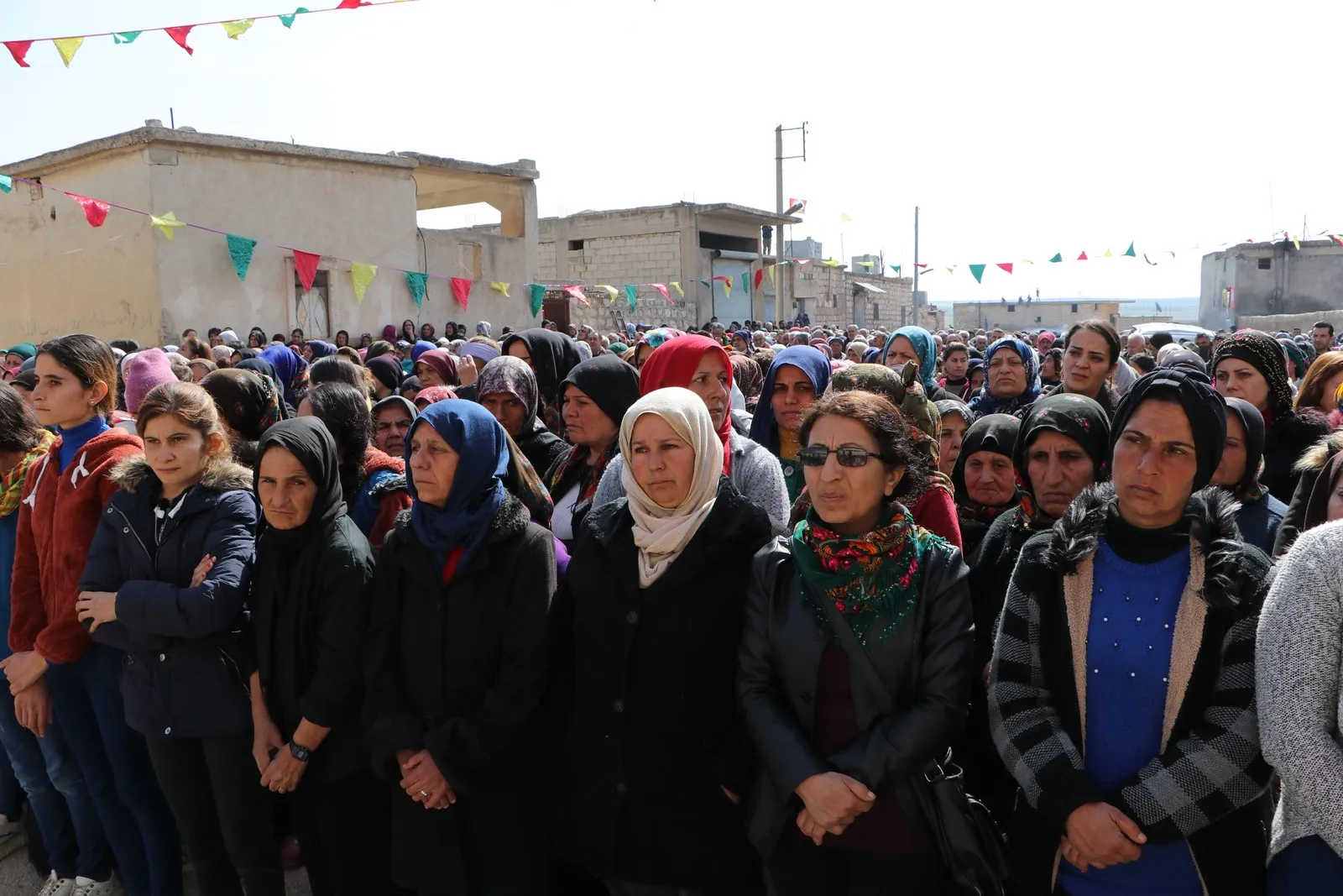 ​​​​​​​Şêniyên Efrînê sersaxî da malbeta şehîd Qendîl Hisên