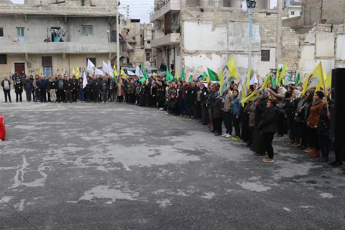 Şêniyên Helebê sersaxî da malbata şehîd Awaz Gul
