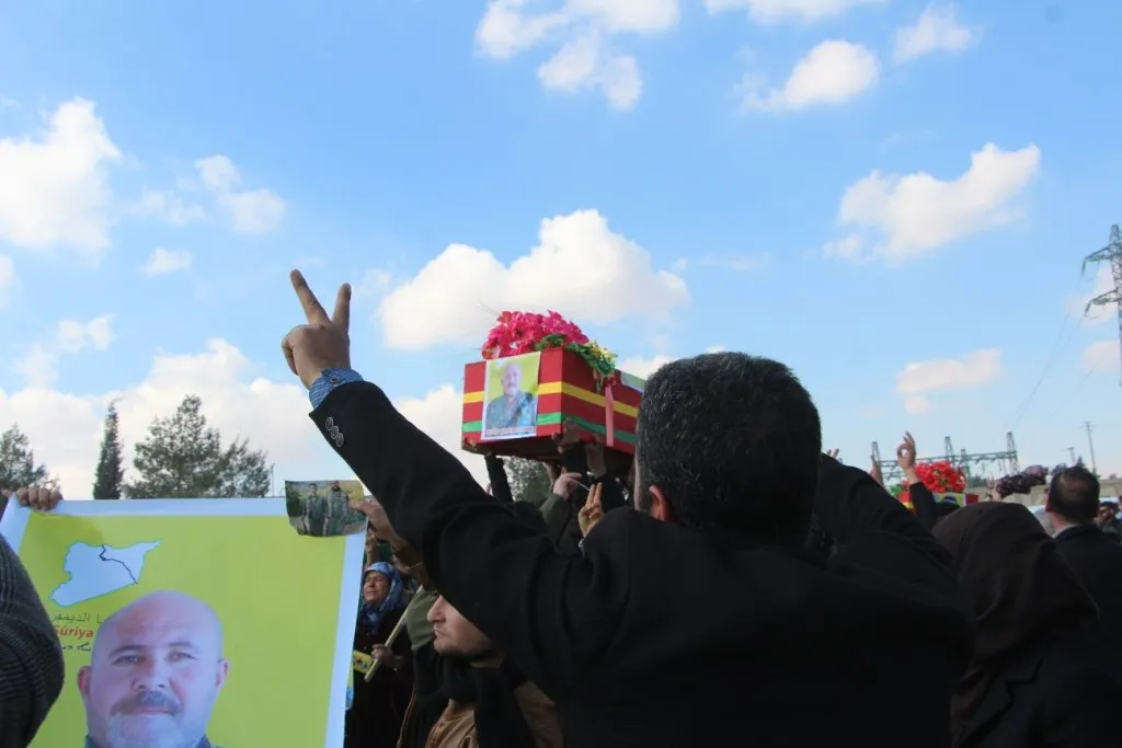 ​​​​​​​Şêniyên Kobanê 3 şehîd oxir kirin