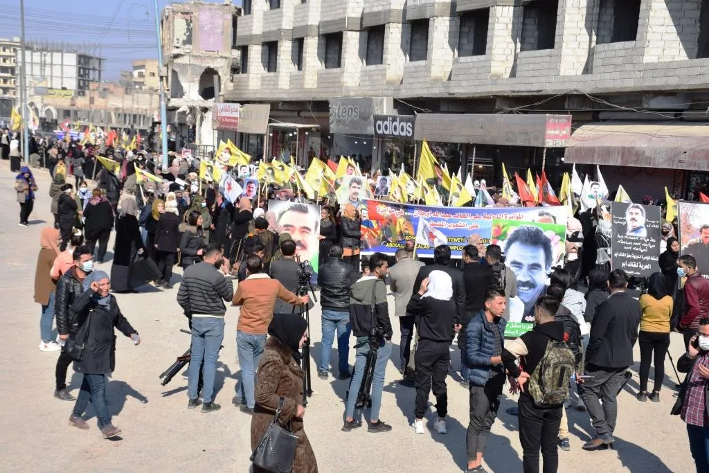Şêniyên Reqa û Dêrazorê banga azadiya rêber Abdullah Ocalan kir