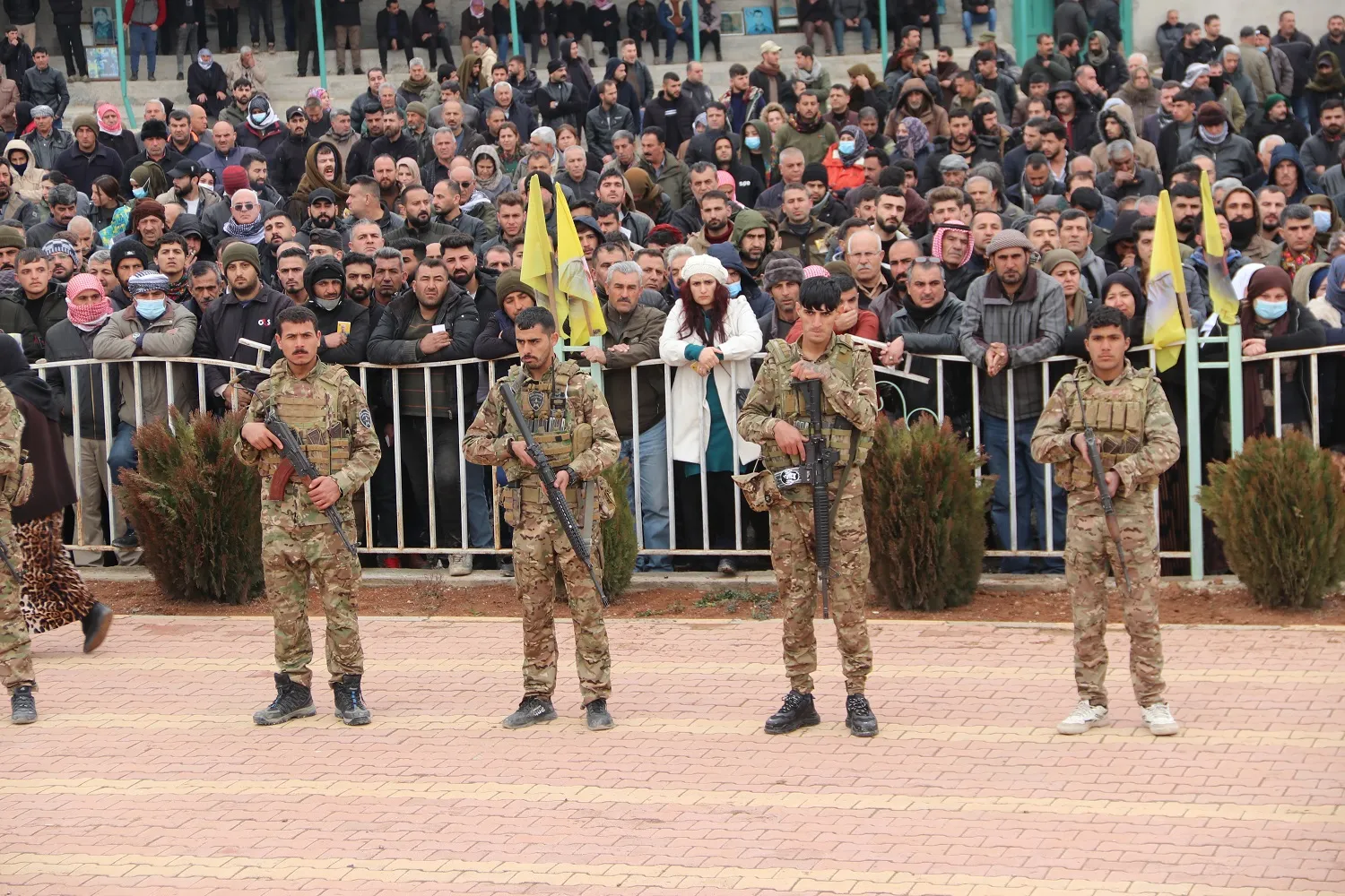Bi hezaran şêniyên Dêrikê 7 şehîdan oxir kirin