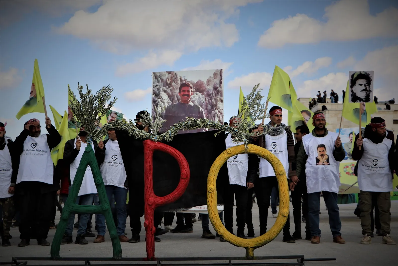 Bi deh hezaran şêniyên herêma Efrînê komplo şermezar kir