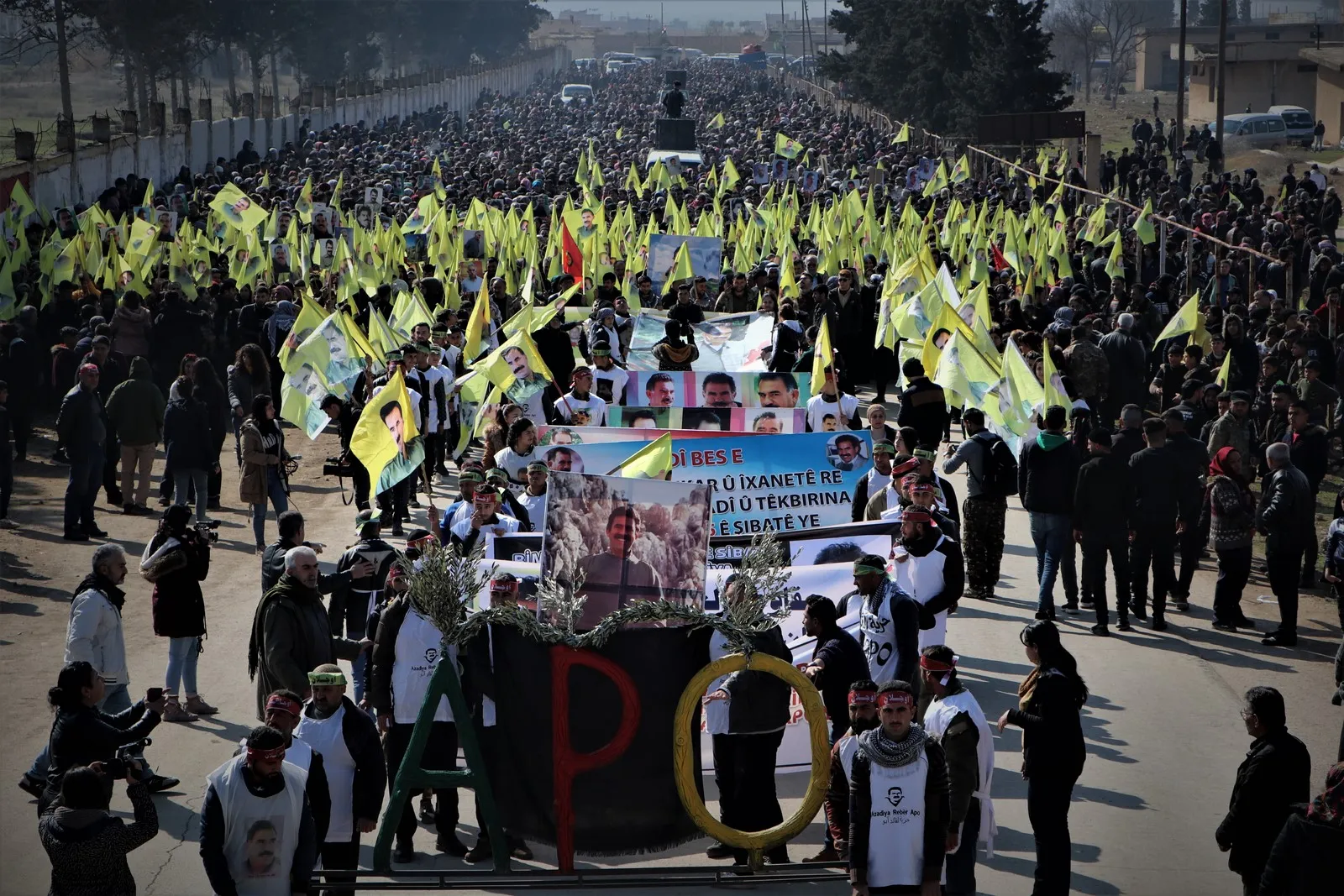 Bi deh hezaran şêniyên herêma Efrînê komplo şermezar kir