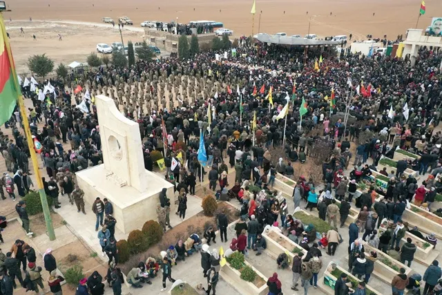 23 şehîdên Pêngava Gurzê Gelan bi merasîmeke bi heybet hatin oxirkirin