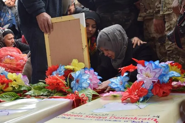 23 şehîdên Pêngava Gurzê Gelan bi merasîmeke bi heybet hatin oxirkirin