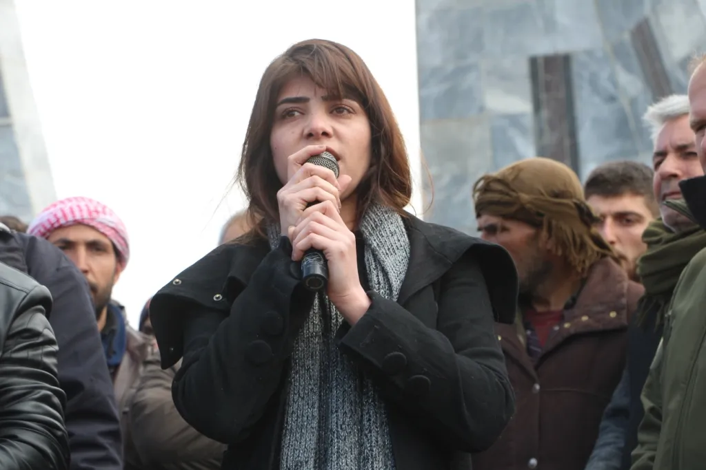 Şehîdê Pêngava Gurzê Gelan Mistefa Elo bi merasîmekê hate veşartin