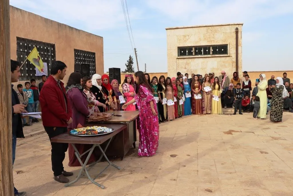 Li Kobanê dewreya perwerdeyê ya fêrbûna zimanê Kurdî bi dawî bû