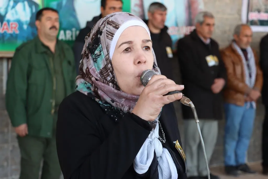 Li Dirbêsiyê bi hezeran şehîdên Pêngava Gurzê  Gelan oxir kirin