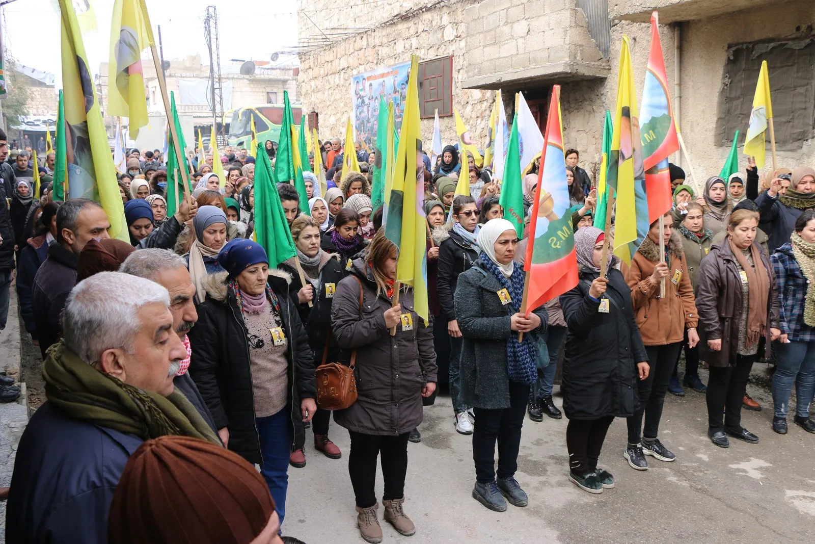 Şêniyên Helebê sersaxî ji malbata şehîd Dogan re xwest