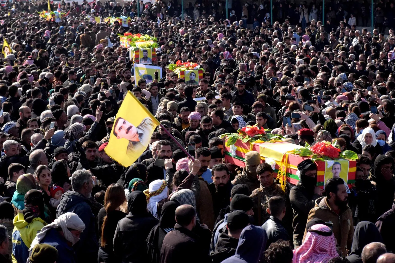 Li Dêrikê bi hezeran şehîdên Pêngava Gurzê Gelan oxir kirin
