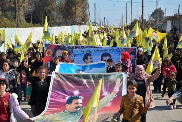 Bi deh hezaran şêniyên Qamişloyê li dijî komployê meşiyan