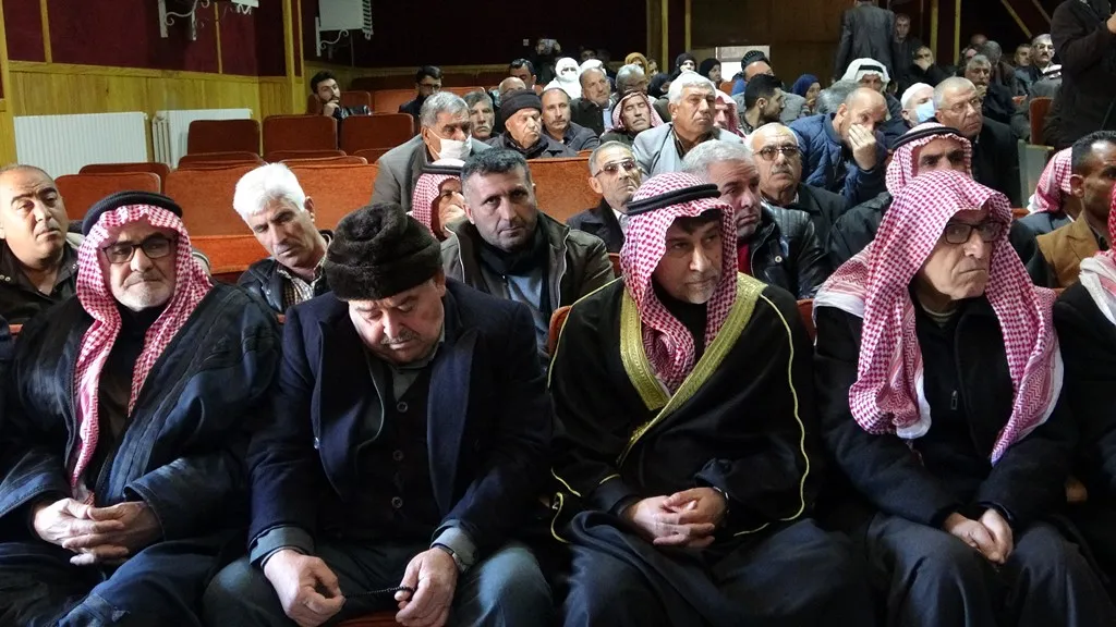 Meclisa Dêrikê bi rûspiyên eşîran û kesayetên welatparêz re civiya