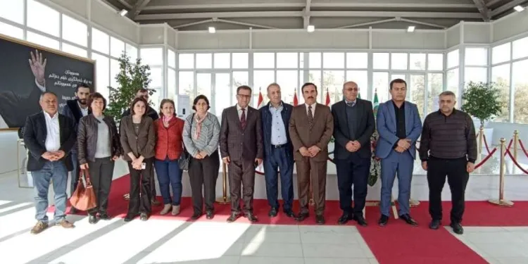 Şandeya Rêveberiya Xweser serdana gora Mam Celal Telebanî kir